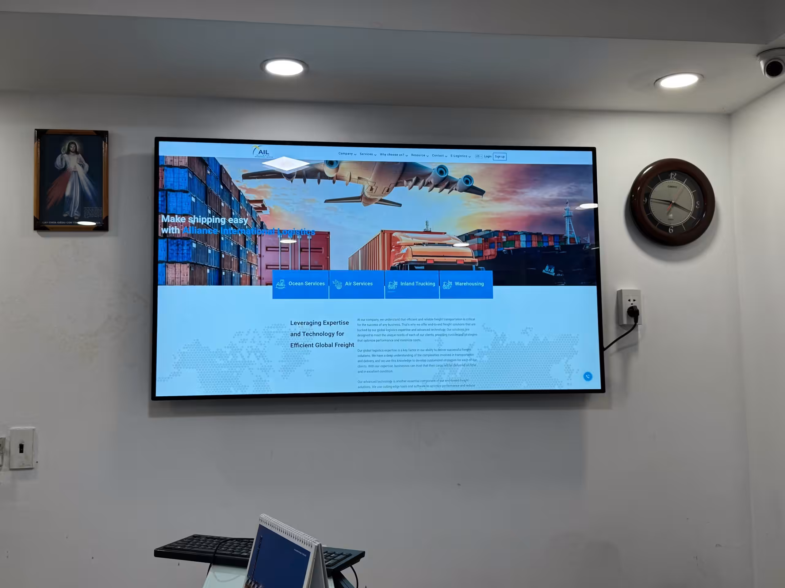 Ảnh 11 của Màn hình quảng cáo Digital Menu Board/ Màn hình 65inch viền 10mm