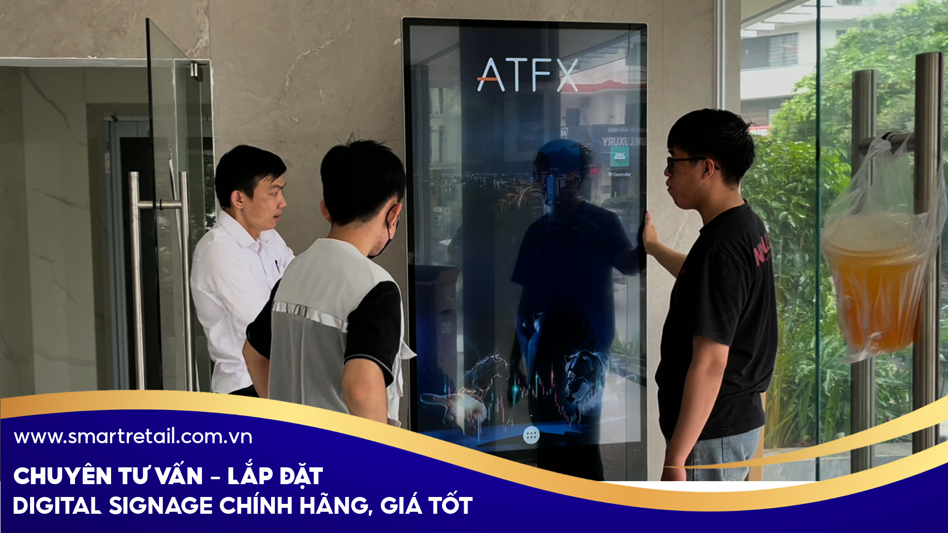 Lắp Đặt Màn Hình Quảng Cáo Chân Đứng Cảm Ứng 65 Tại Công Ty Cổ Phần Vắc Xin Và Sinh Phẩm Nam Hưng Việt