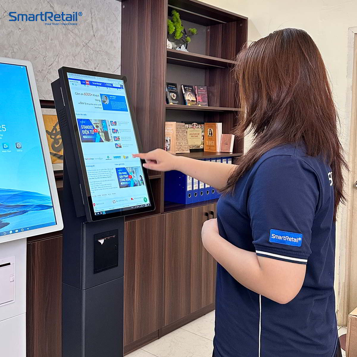 Ảnh 4 của Máy Kiosk tự phục vụ đọc CCCD gắn chip | SmartID Kiosk 21.5 inch