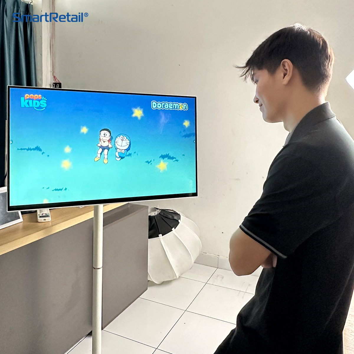 Ảnh 4 của Màn hình cảm ứng di động 24 inch |Smart LCD Move 360 chân đứng di động