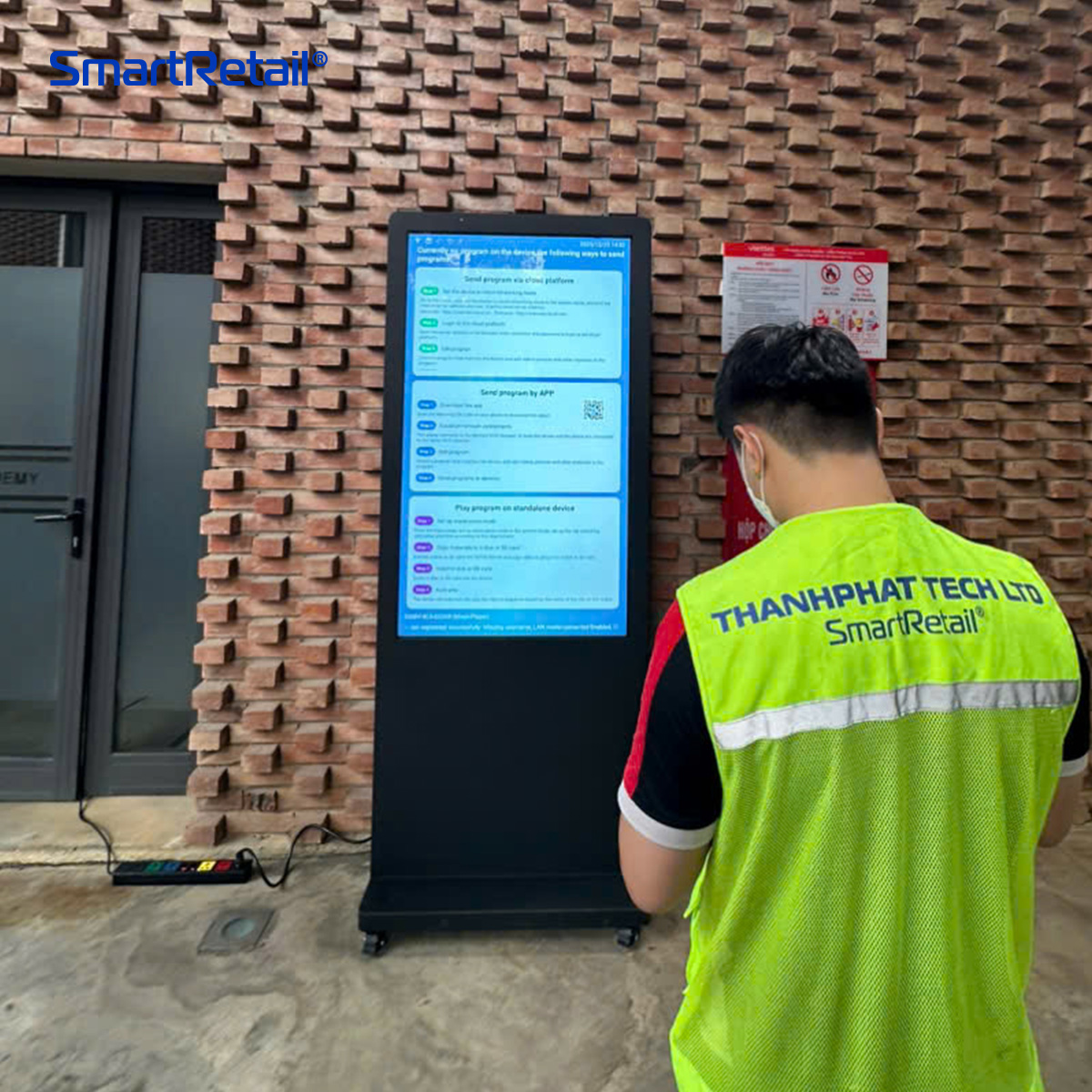 Ảnh 11 của Màn hình quảng cáo chân đứng ngoài trời 75 inch
